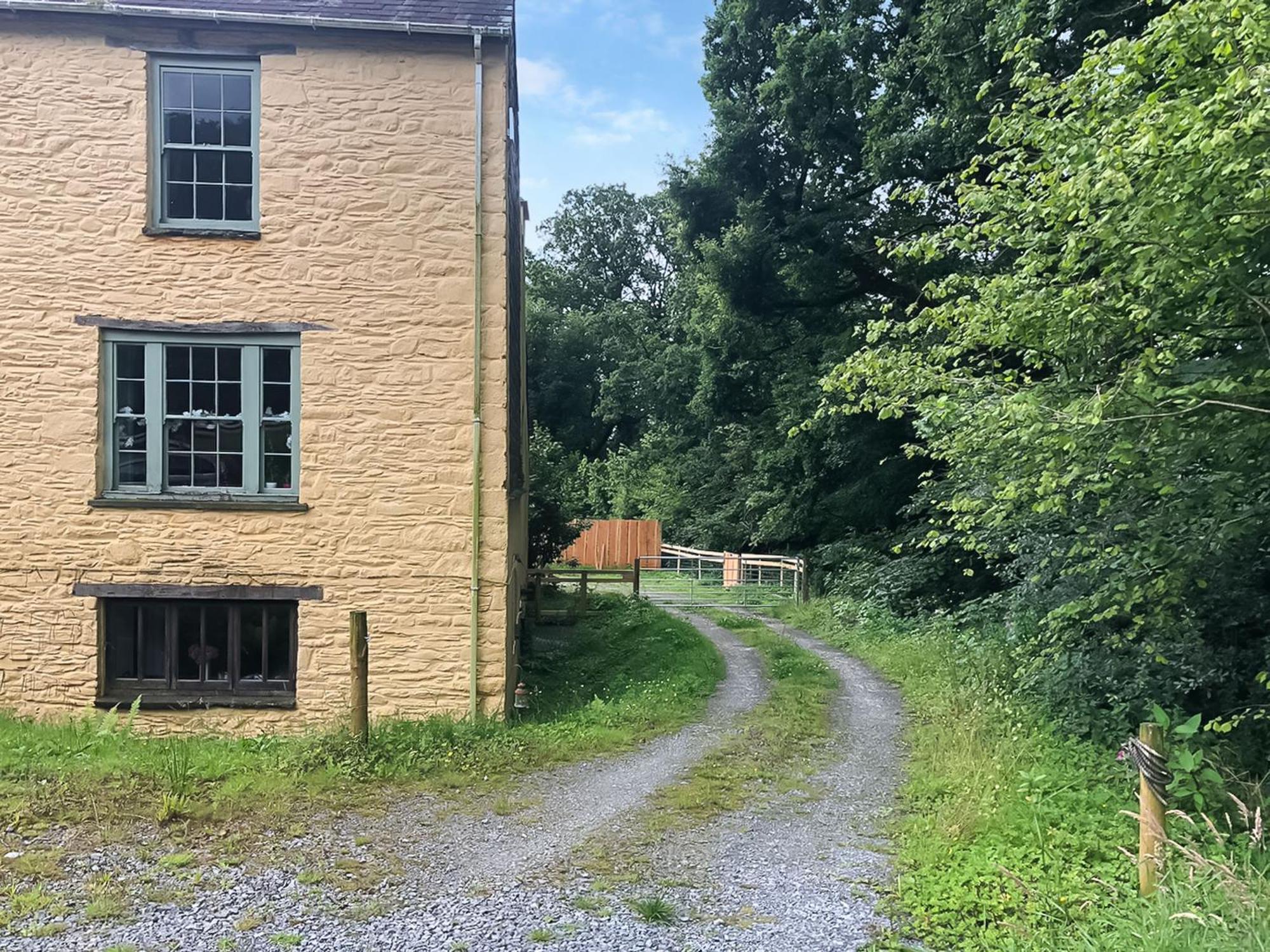 LlanfynyddYnywsen Dairy Flat别墅 外观 照片